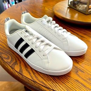 Adidas sneaker, size 9 women’s